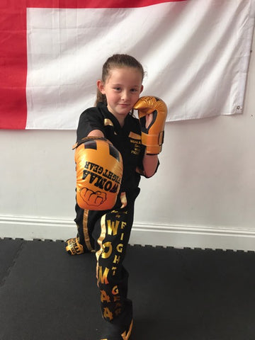 Womaa Fight Gear Points Gloves Gold/Black